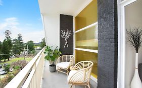 Avalon Beachside Apartment Pool Beach Access